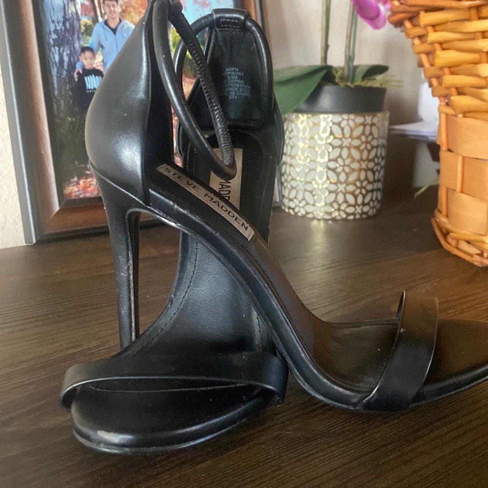 Size 5.5 Steve Madden Black high heels